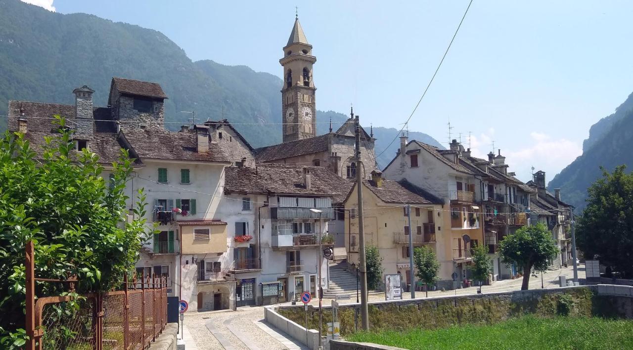 Casa Vacanza In Tipico Chalet Di Montagna Vila Varzo Exterior foto