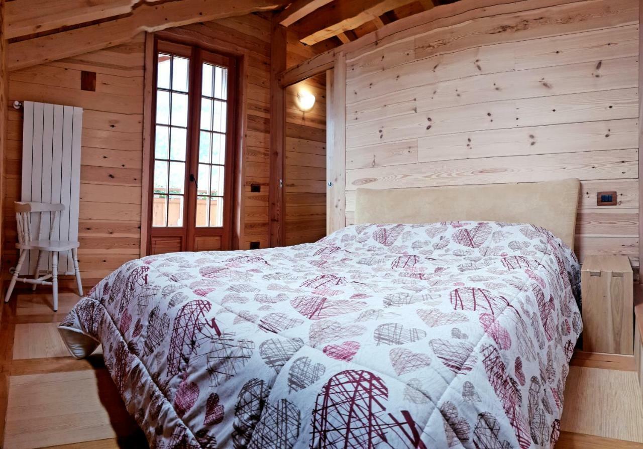 Casa Vacanza In Tipico Chalet Di Montagna Vila Varzo Exterior foto