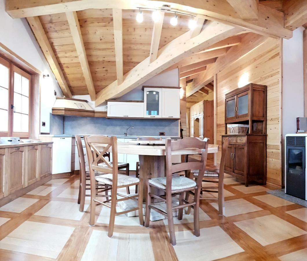 Casa Vacanza In Tipico Chalet Di Montagna Vila Varzo Exterior foto
