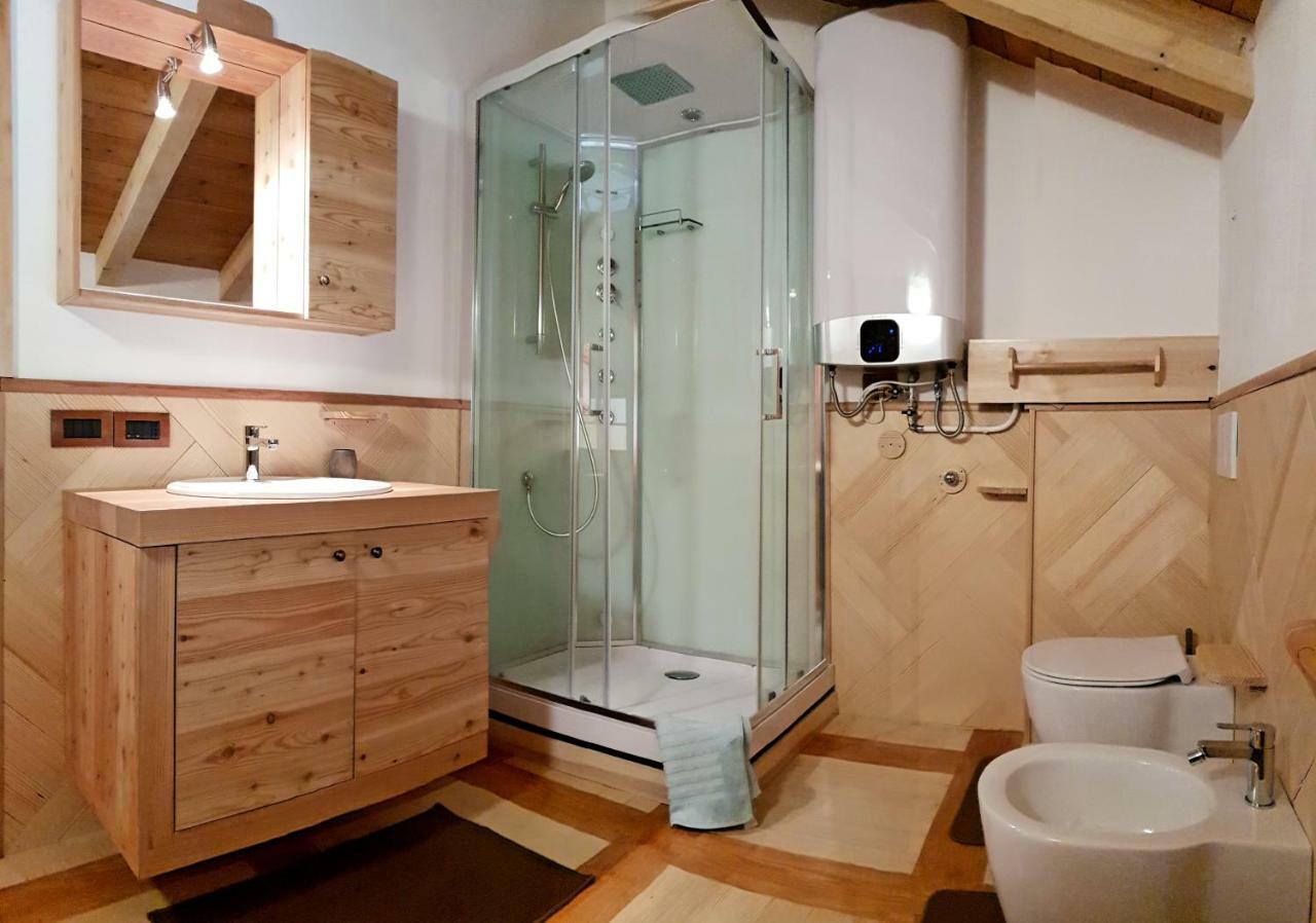 Casa Vacanza In Tipico Chalet Di Montagna Vila Varzo Exterior foto
